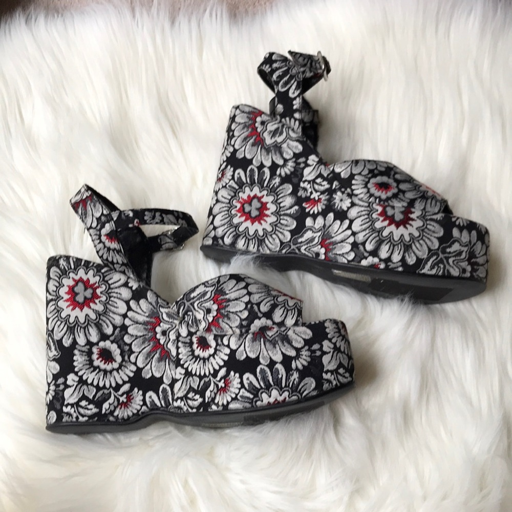🖤❤️ Topshop Fliral Wedge Platforms ❤️🖤